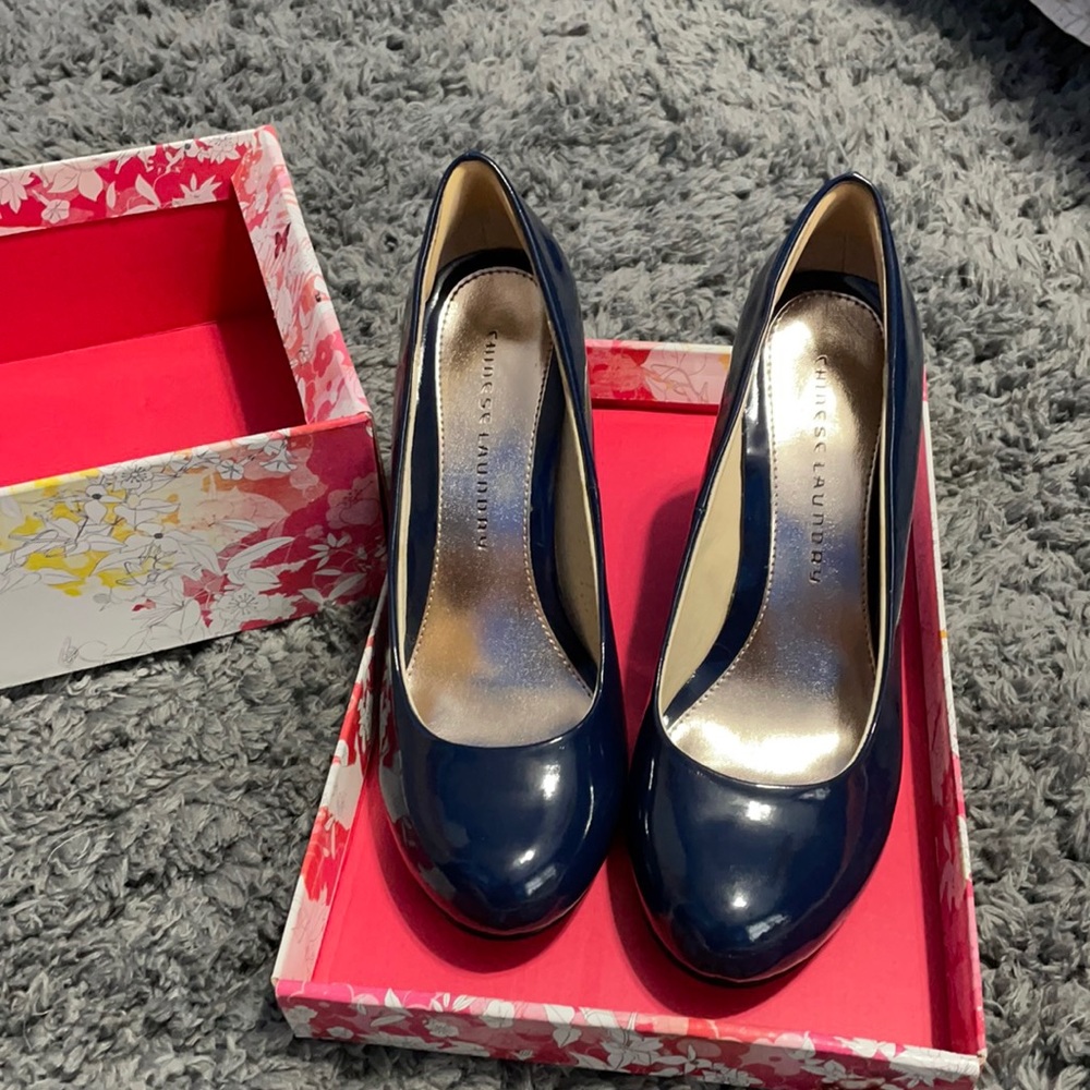 Navy blue heels